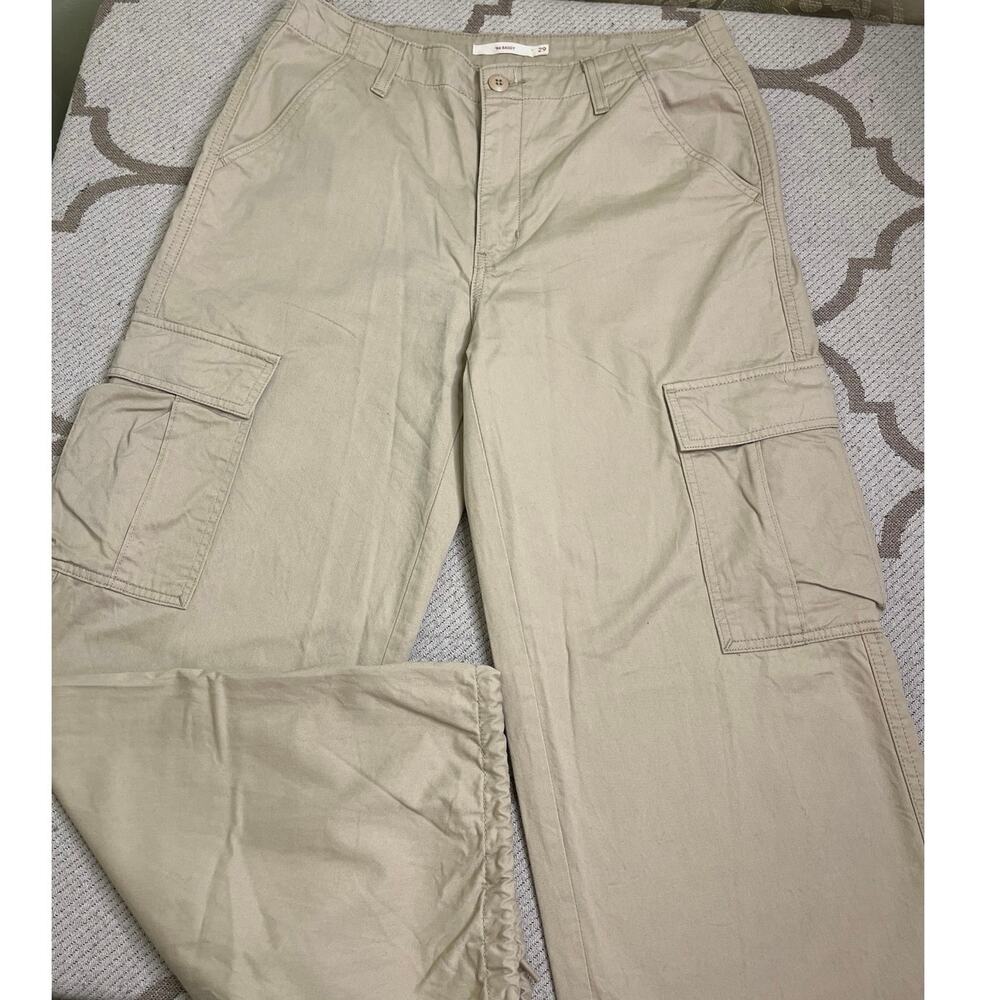 Levi’s ‘94 Baggy Cargo Safari- Tan Pants, size 29
PC9-A4707-0016, MSRP $80 - Picture 7 of 15